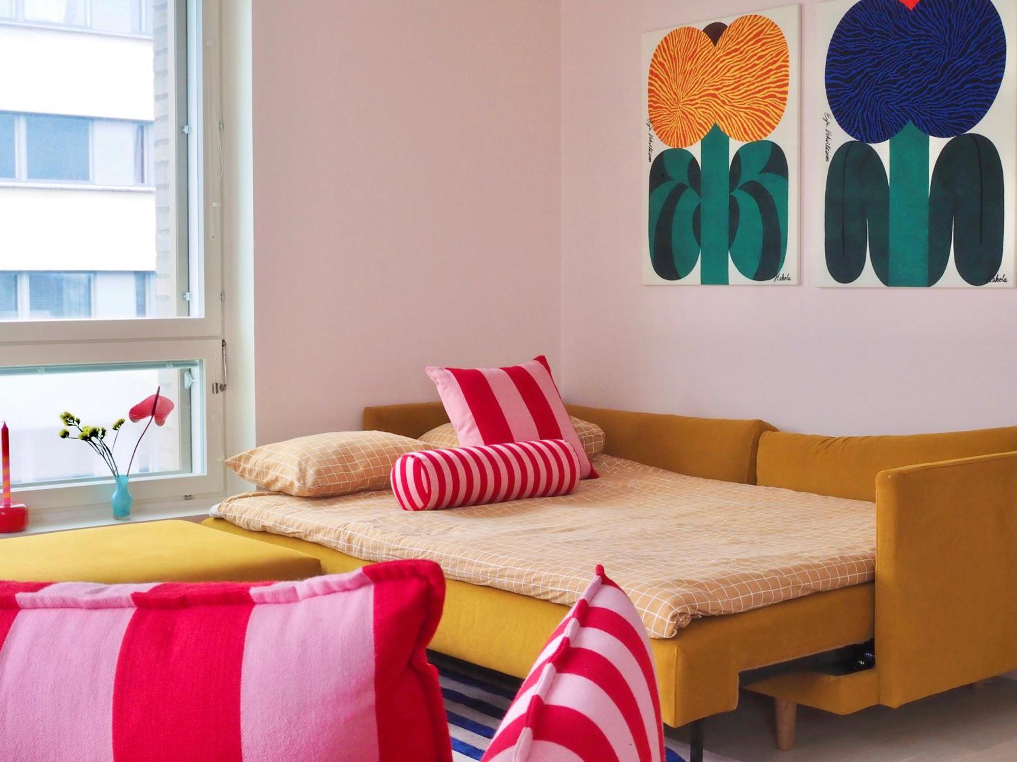Candy-Colored Two-Room Condo With Sweet Views ヘルシンキ エクステリア 写真